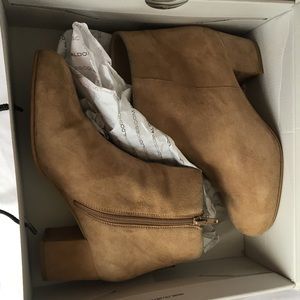 Aldo Ciredia Beige Suede Zip Ankle Boot Size 6